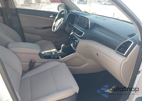 2020 Hyundai Tucson Value z USA, uszkodzony, nr VIN KM8J33A42LU204113